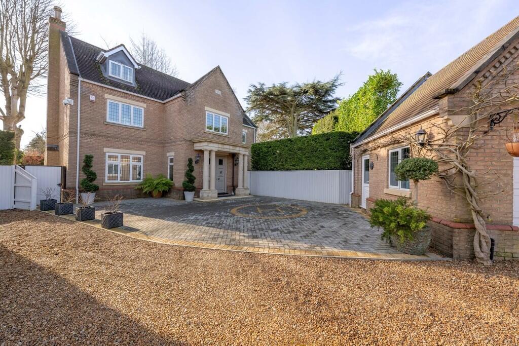 9 Tavistock Road photo 3