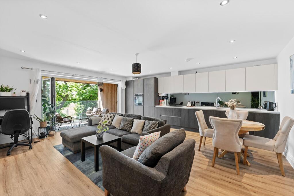 Main image of property: Fairhaven Avenue, Croydon, CR0