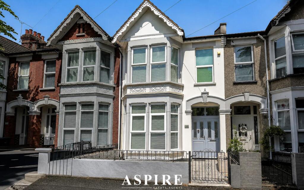 Main image of property: Cliff Avenue, Westcliff-On-Sea