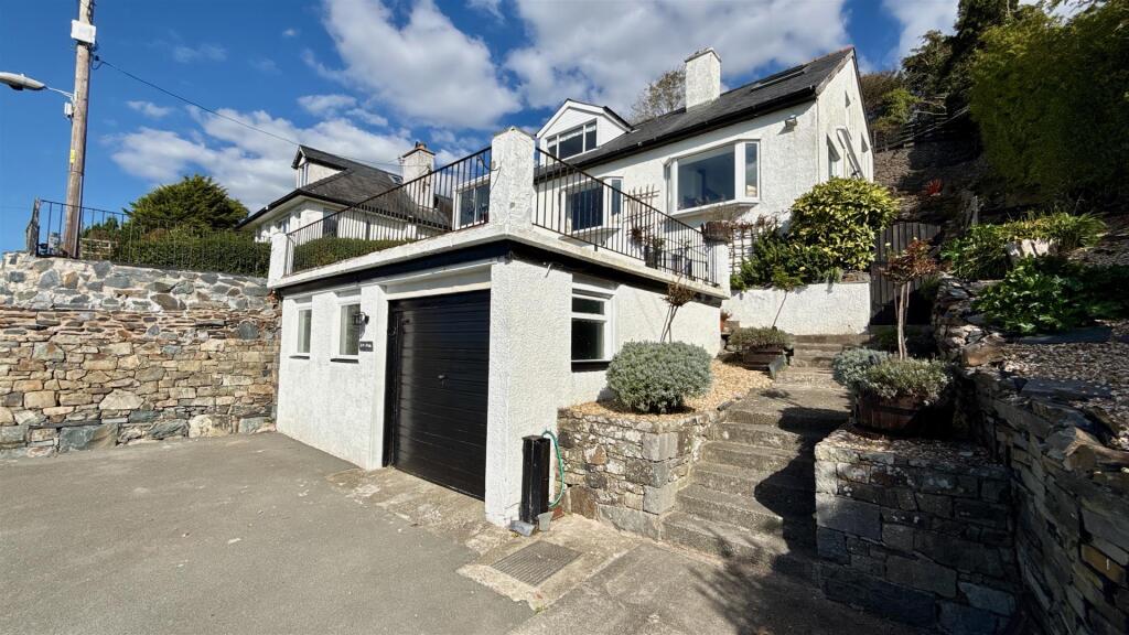 Main image of property: Llanbedr