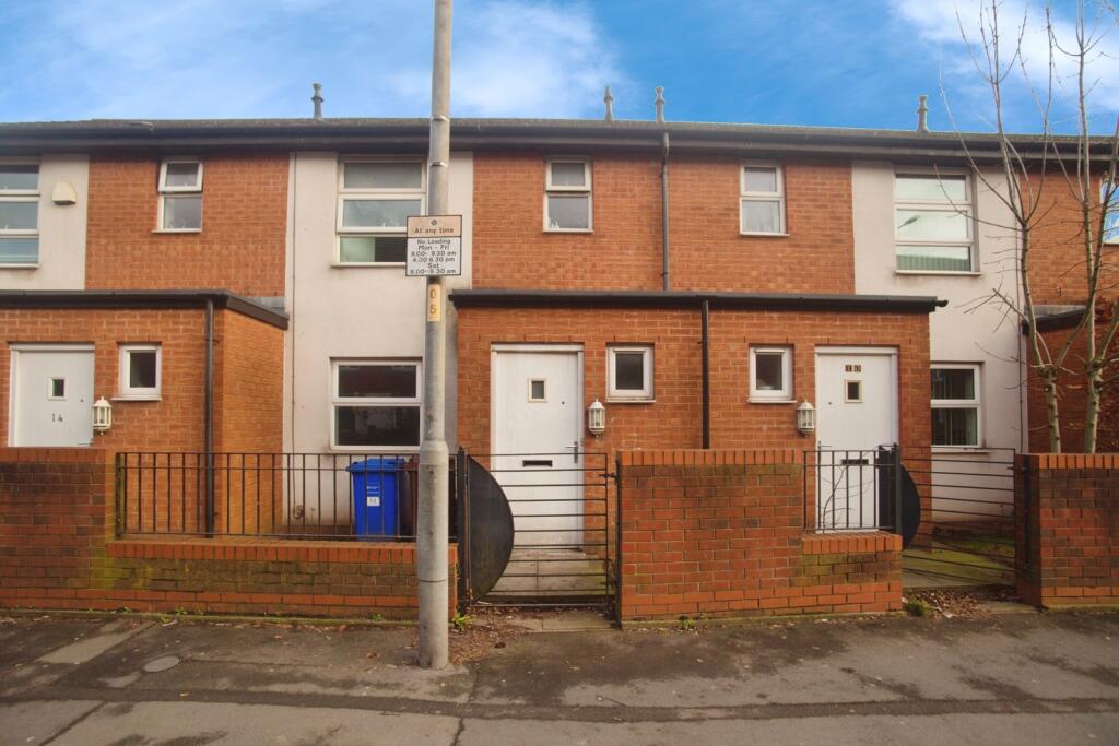 Main image of property: Dean Lane, Manchester, M40