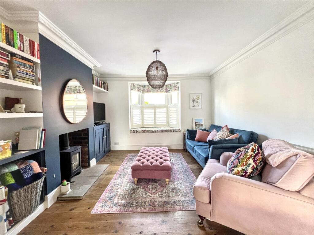 House in Wellingborough, North Northamptonshire - View 2