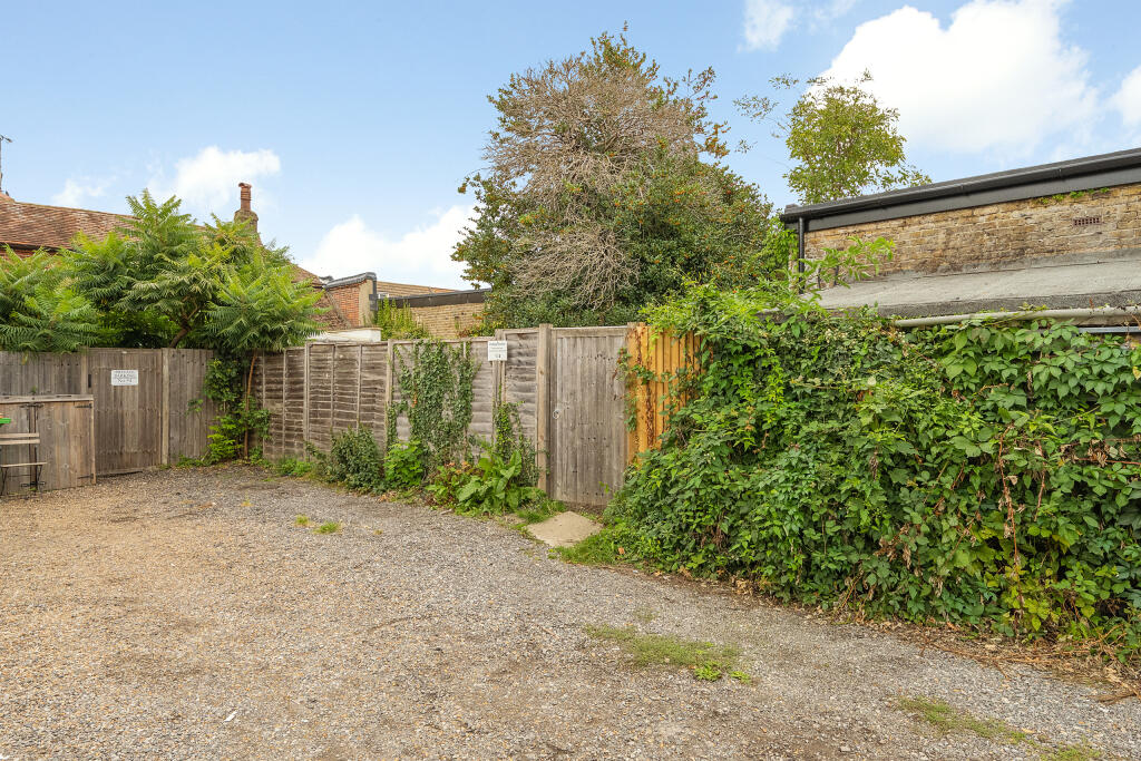 House in Whitstable, Lower Island - View 4