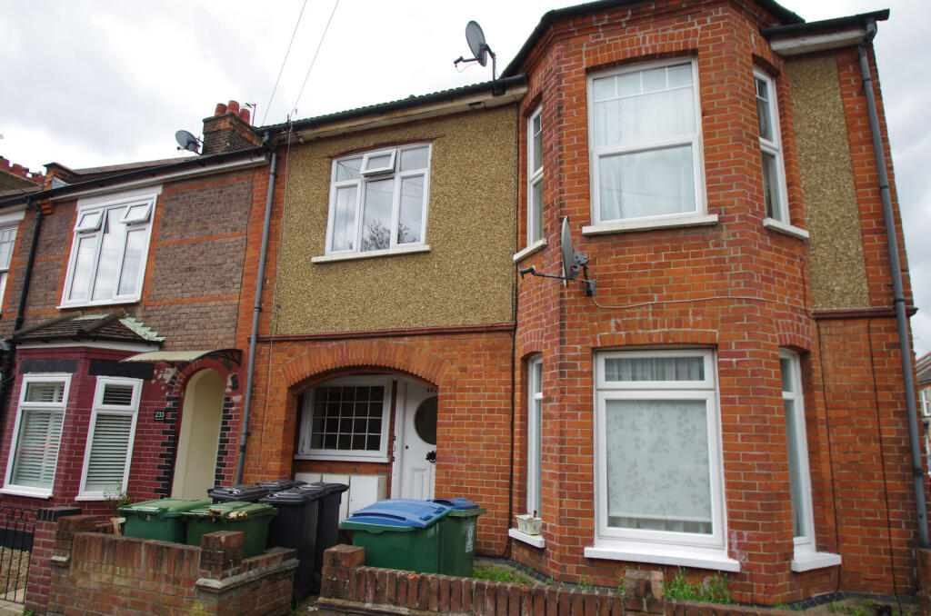 Main image of property: WD18, Watford