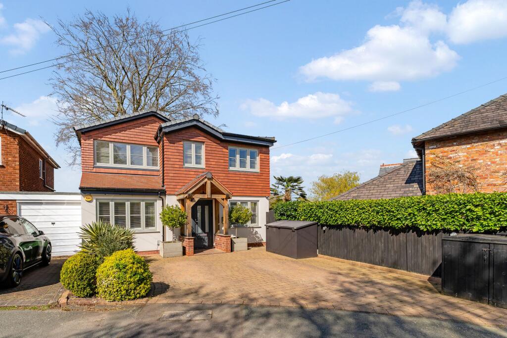 Main image of property: Bridge Close, Lymm, WA13