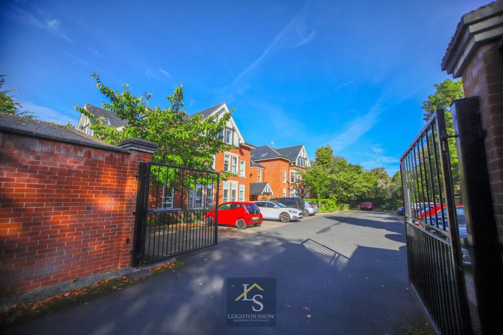 Apartment in Stockport - View 4