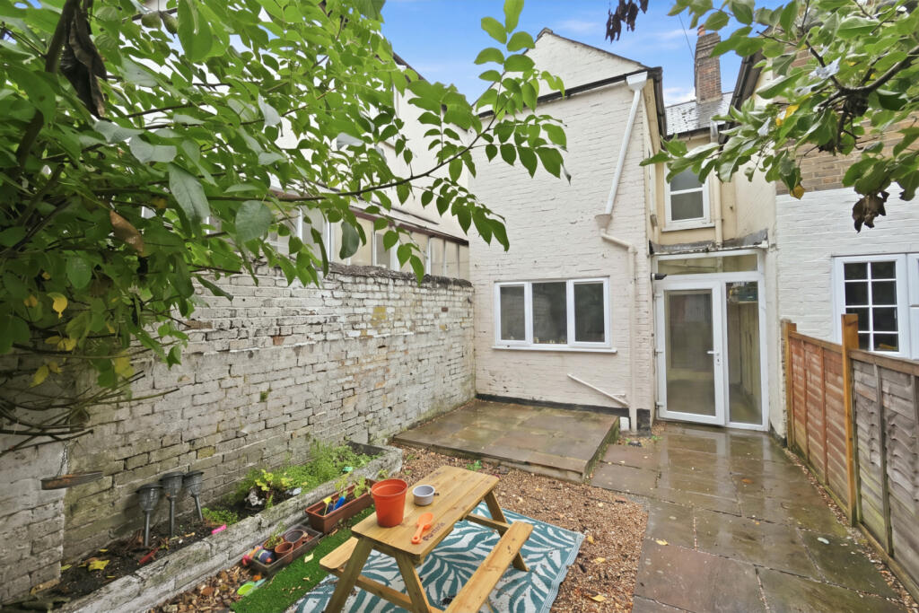 Dunmow Road, Bishop's Stortford, Hertfordshire, CM23 photo 3