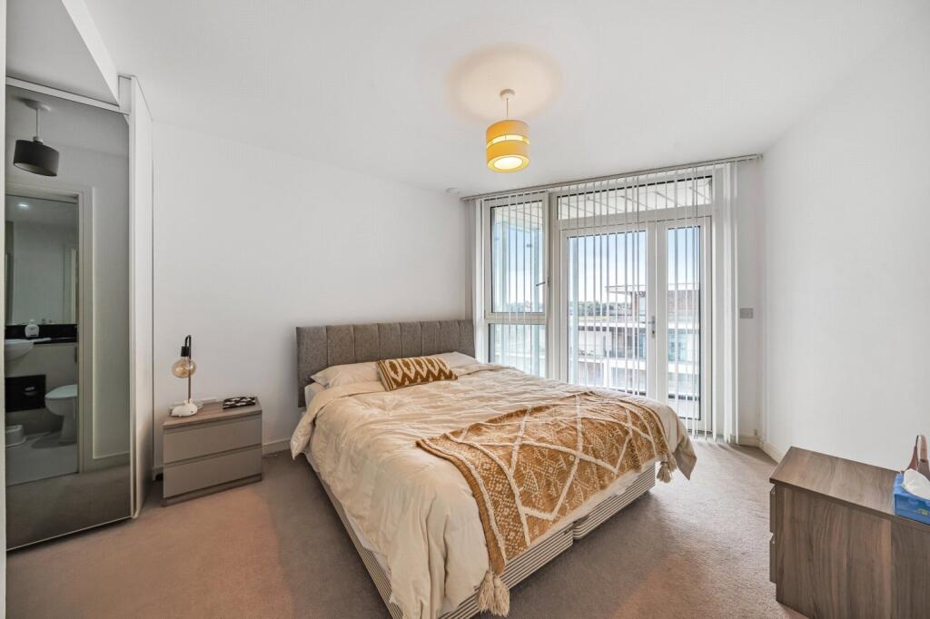 Apartment in London, Enderby Wharf, East Greenwich - View 5