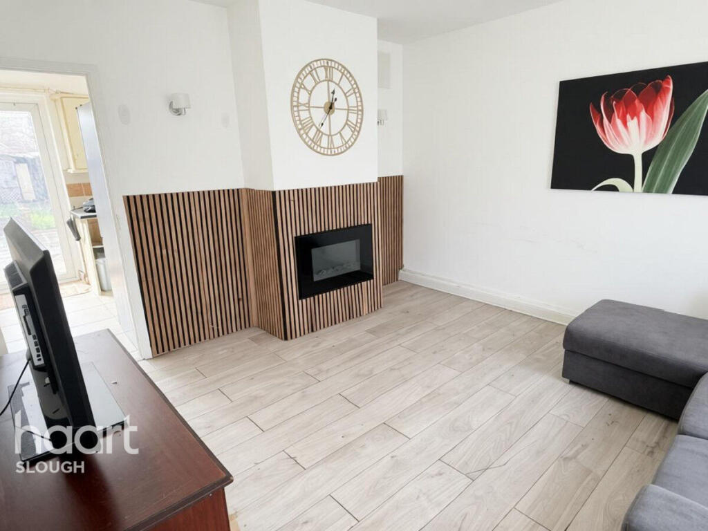 Trelawney Avenue, Slough photo 2