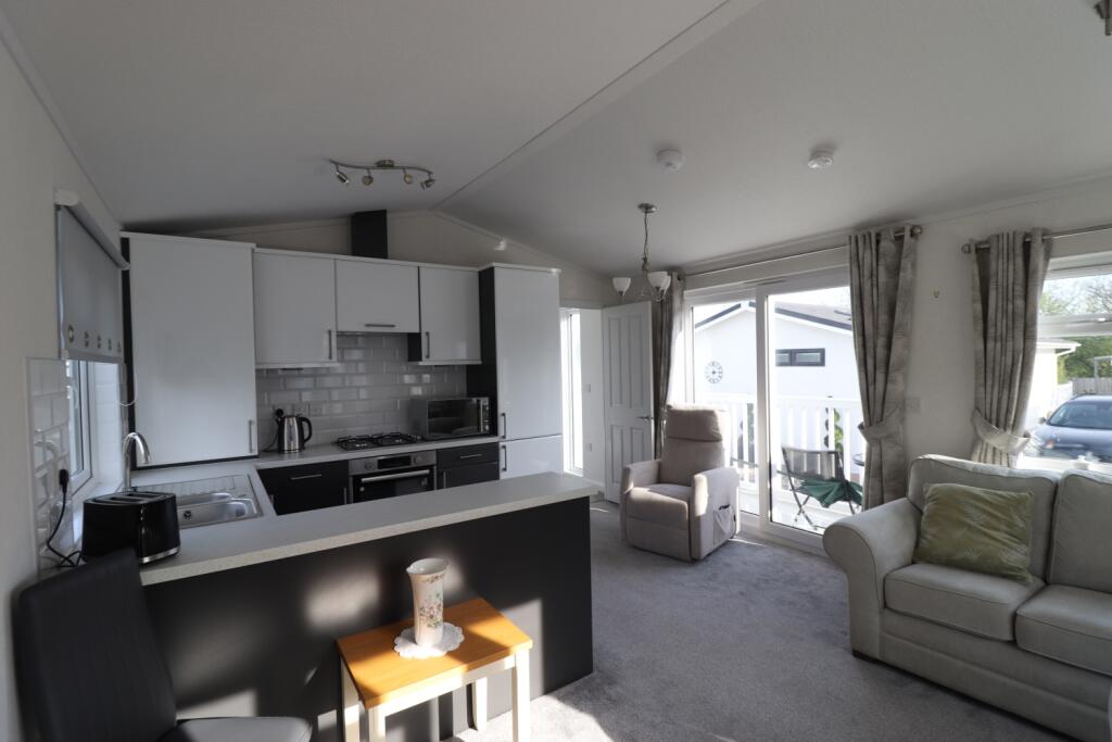 33 The Grange, Moorbarns Lane, Lutterworth photo 4