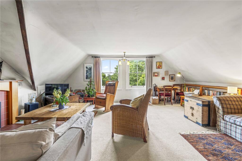 Udney Park Road, Teddington, TW11 photo 4