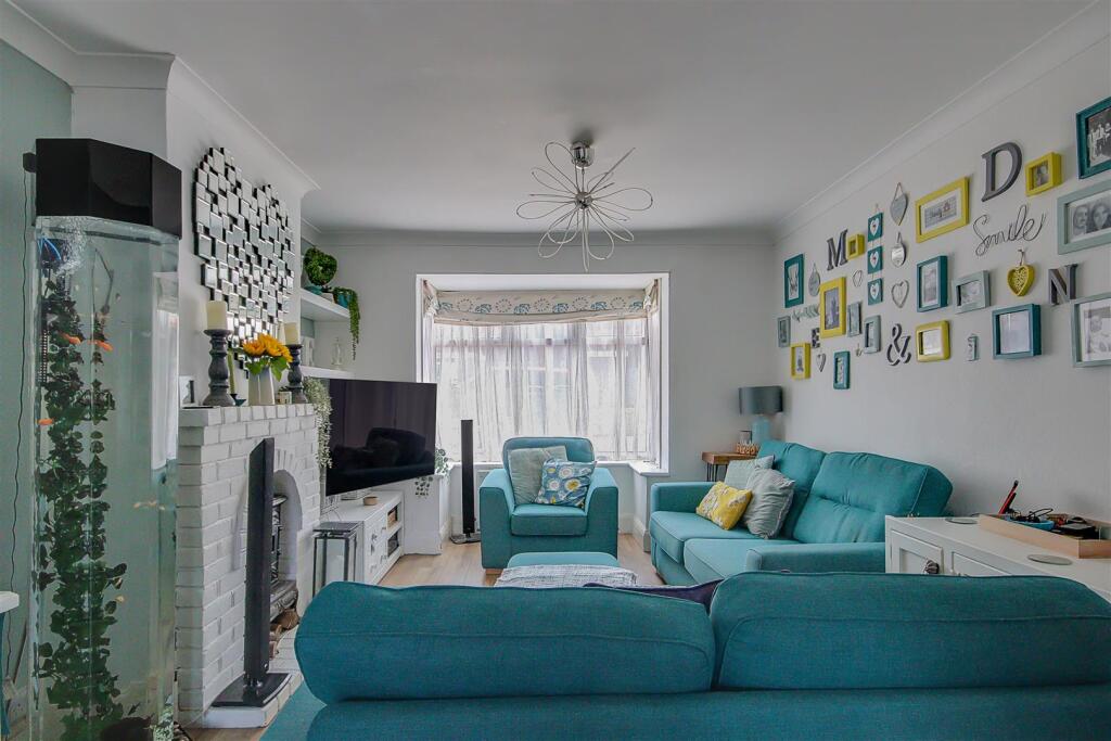 House in Worthing, West Sussex - View 2