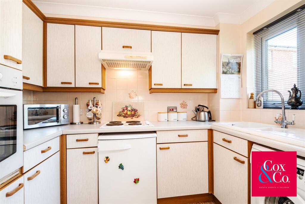 Apartment in Hove, West Blatchington - View 3