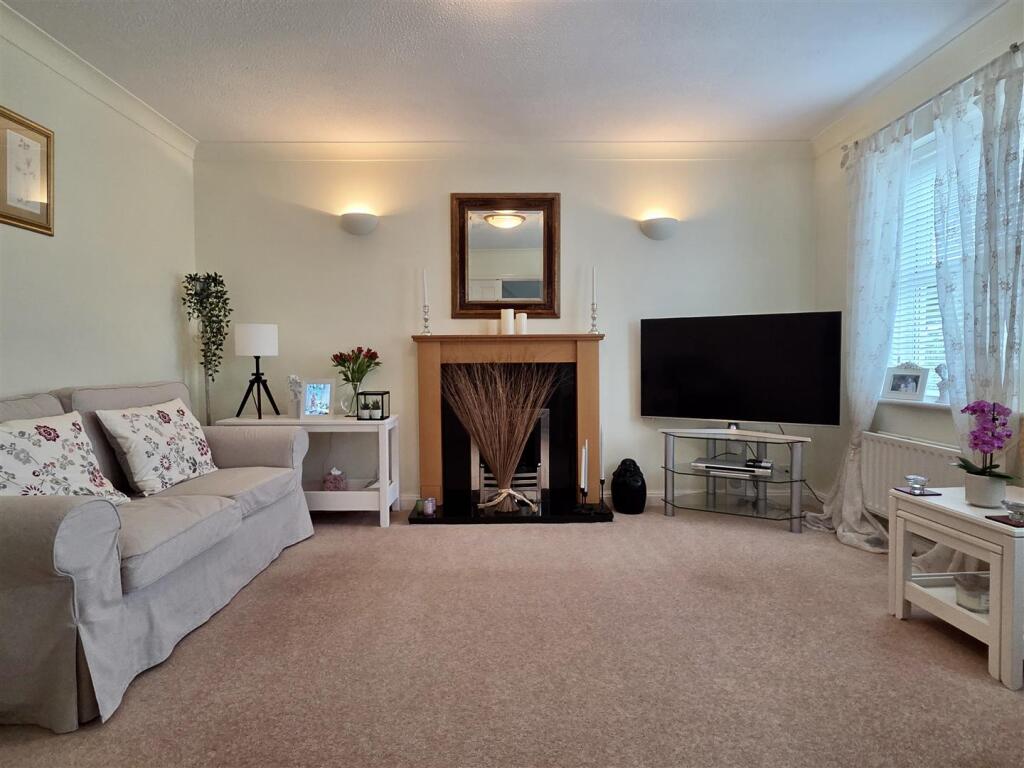 Hermitage Way, Lytham photo 4