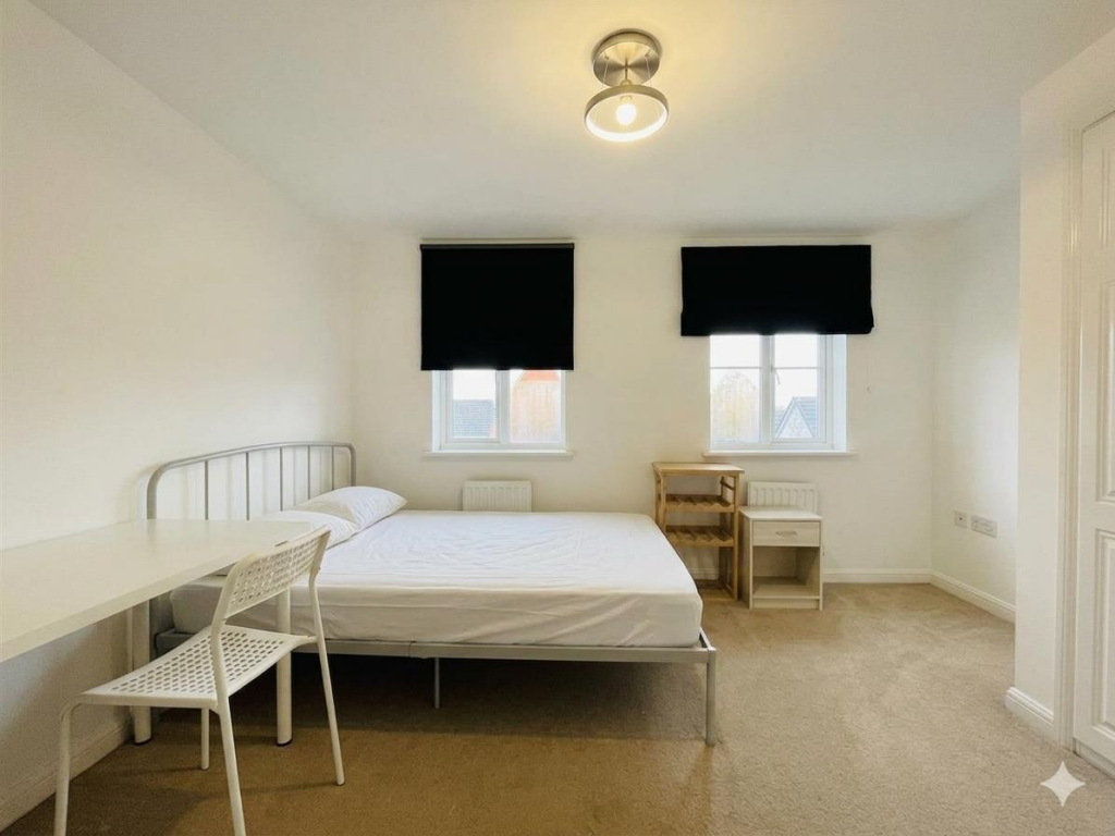 5 bedroom terraced house for rent