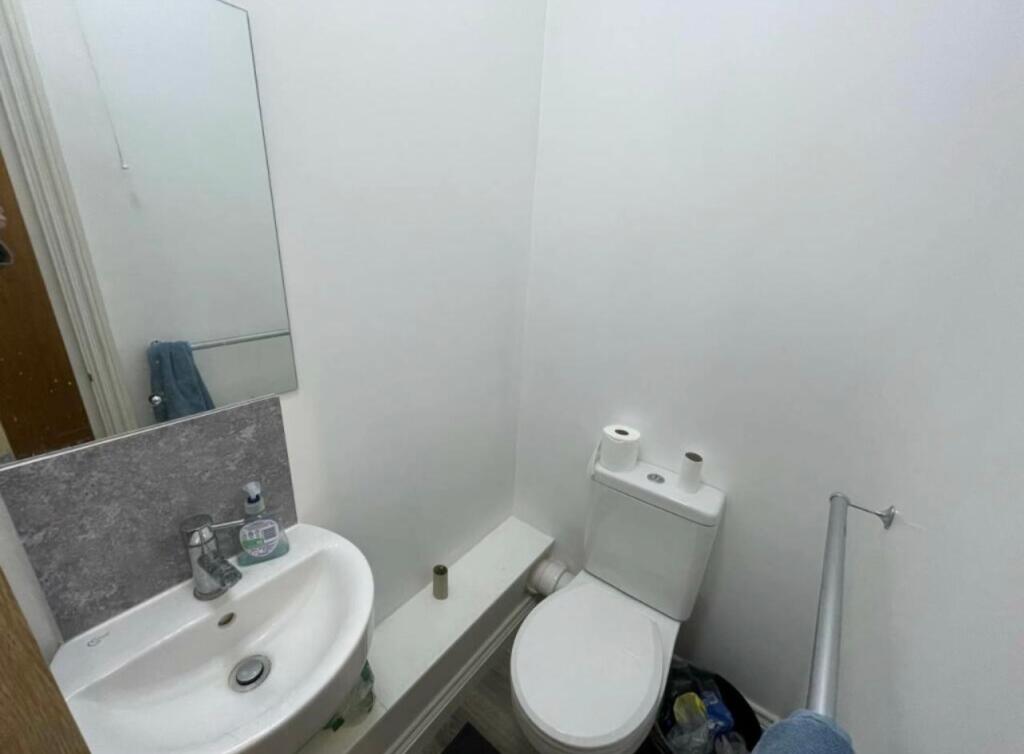 6 bedroom house for rent