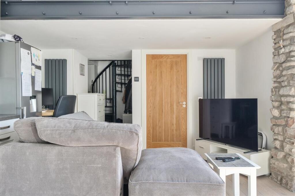 House in Patchway, Olveston - View 4