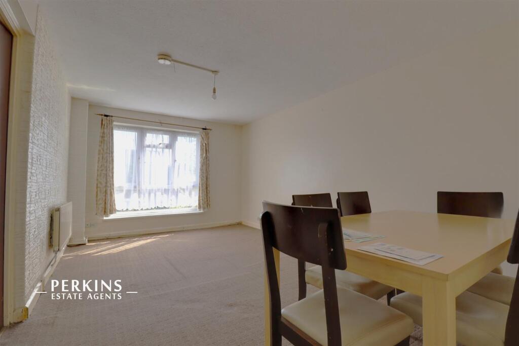 Greenford, UB6 photo 2