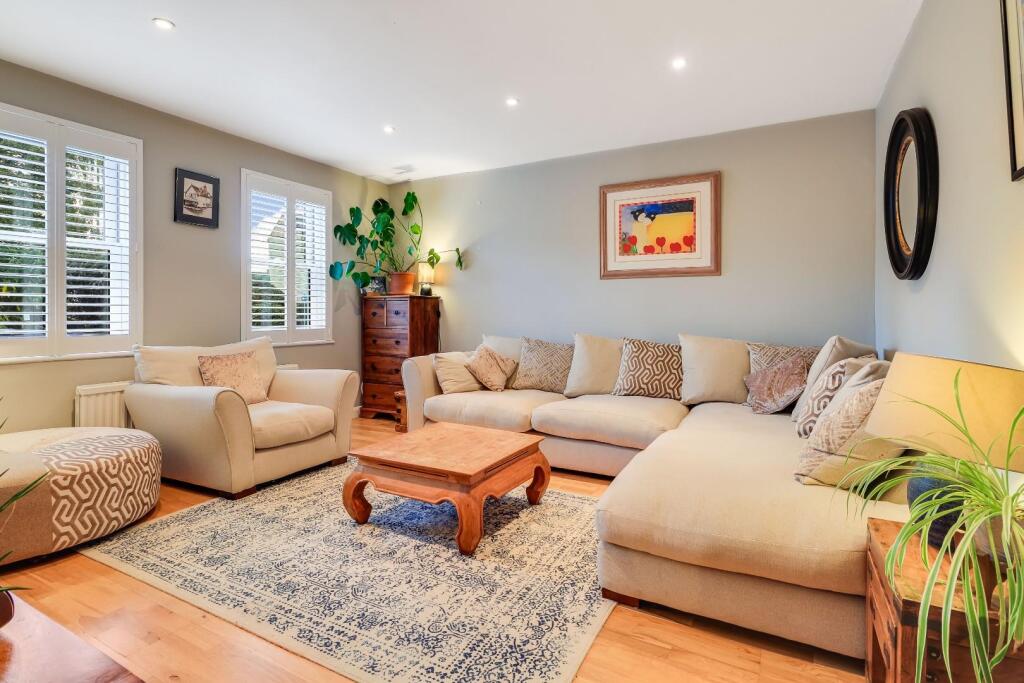 House in Cambridge, Petersfield - View 2