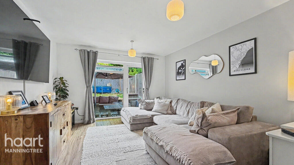 House in Manningtree, Lawford - View 3