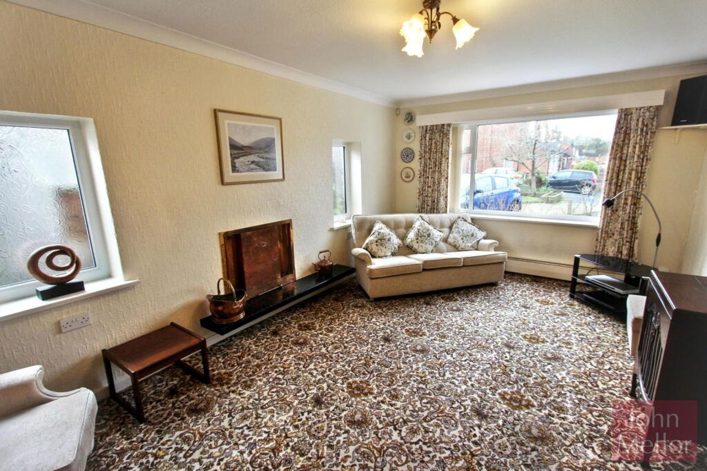 Alderdale Drive, Heaton Moor SK4 4AS photo 2