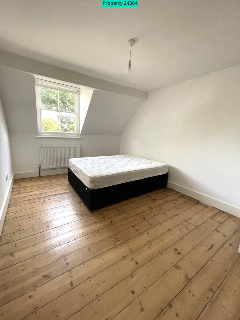 5 bedroom semi-detached house for rent