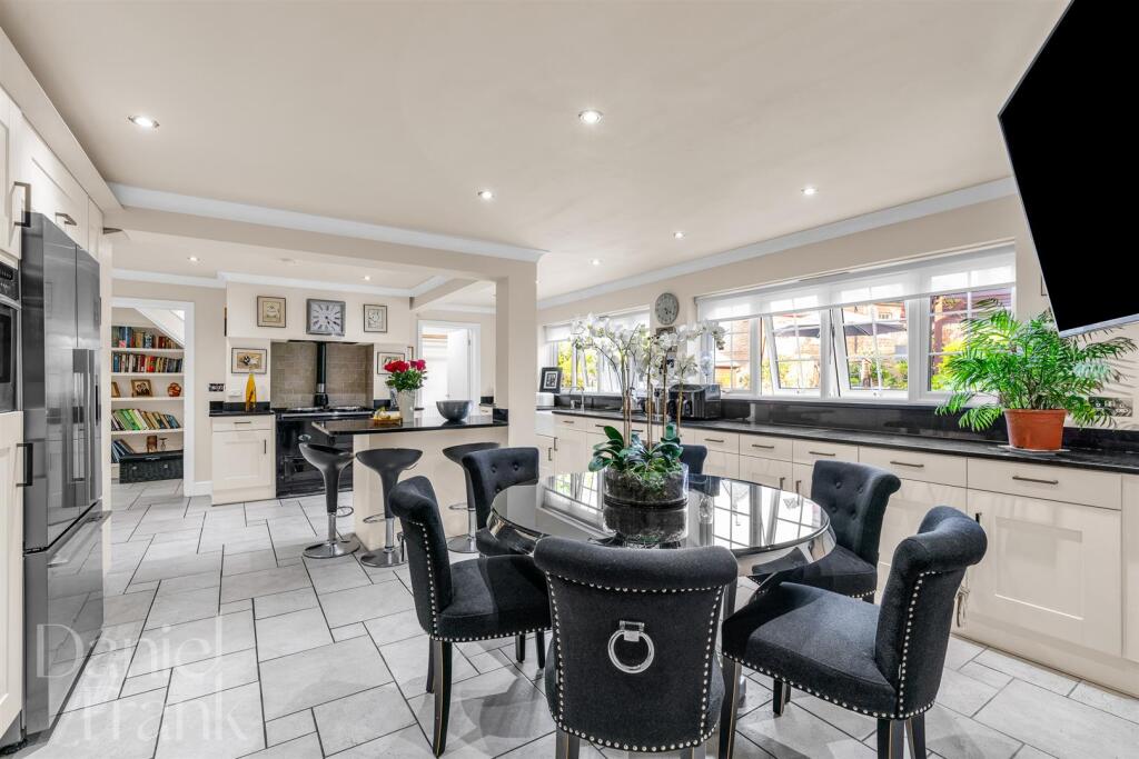 House in Ilford - View 4