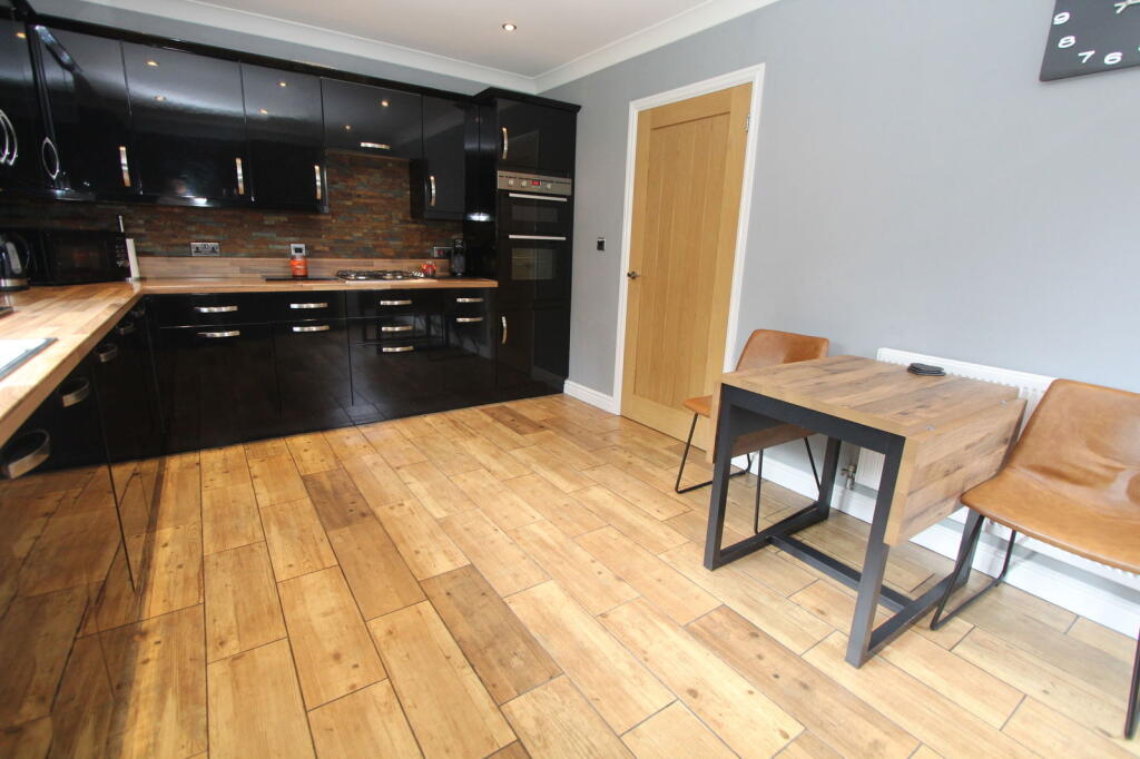 The Goss, Brierley Hill, DY5 2TS photo 3