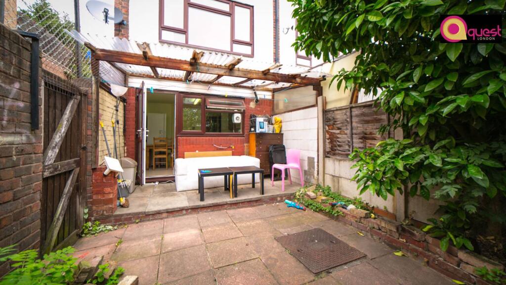 4 bedroom terraced house for rent