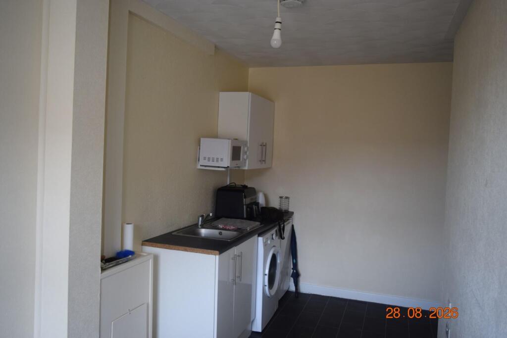 Apartment in Taunton - View 3