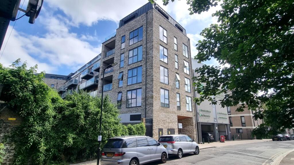 Main image of property: Leaside Road, London