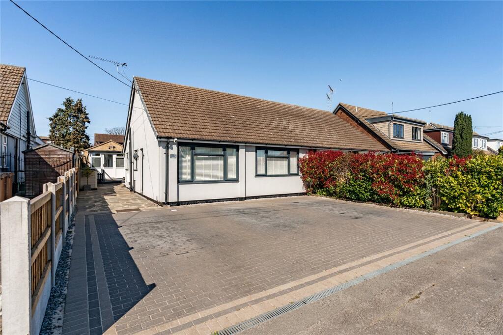 Main image of property: Lindon Road, Wickford, Essex, SS11