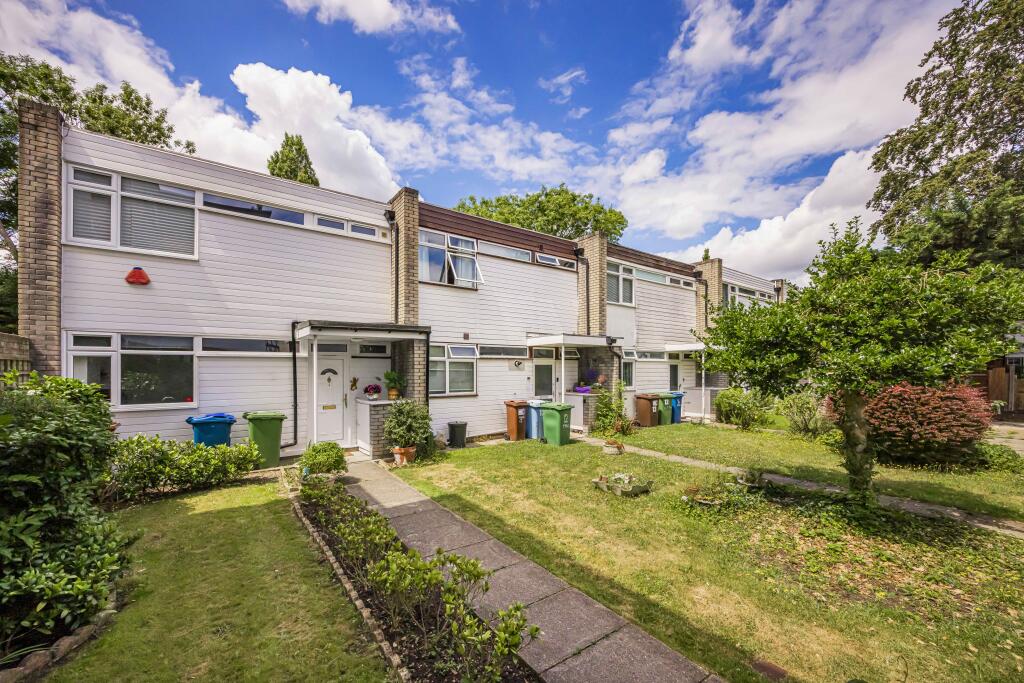 3 bedroom end of terrace house at Tracy Court, Belmont Lane, Stanmore, Harrow — photo 3