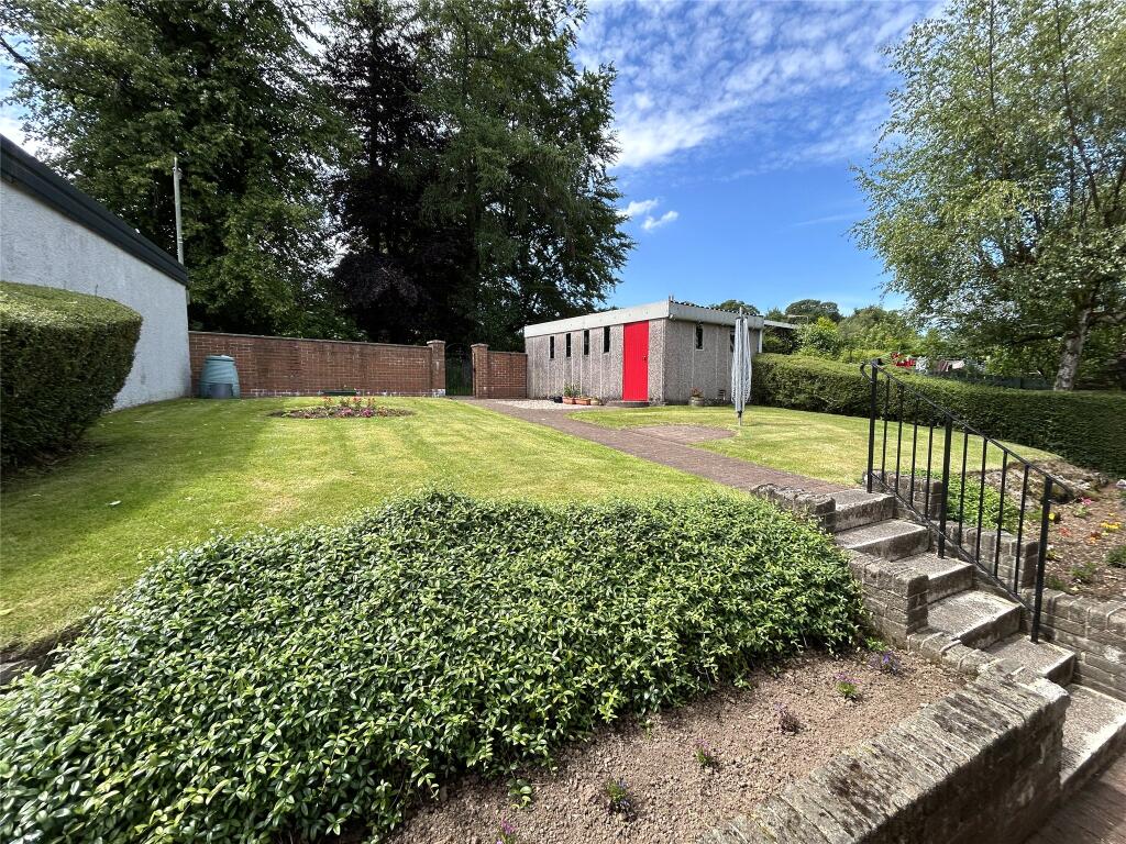 Ardlui Gardens, Milngavie photo 2