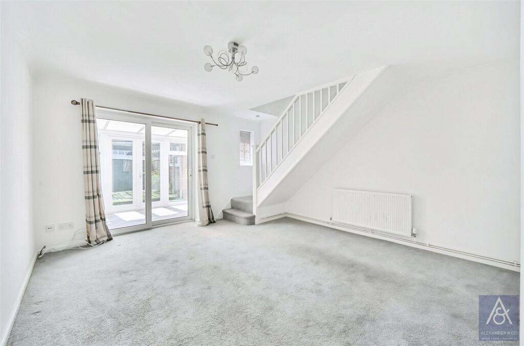 House in Buckingham, Buckinghamshire - View 5