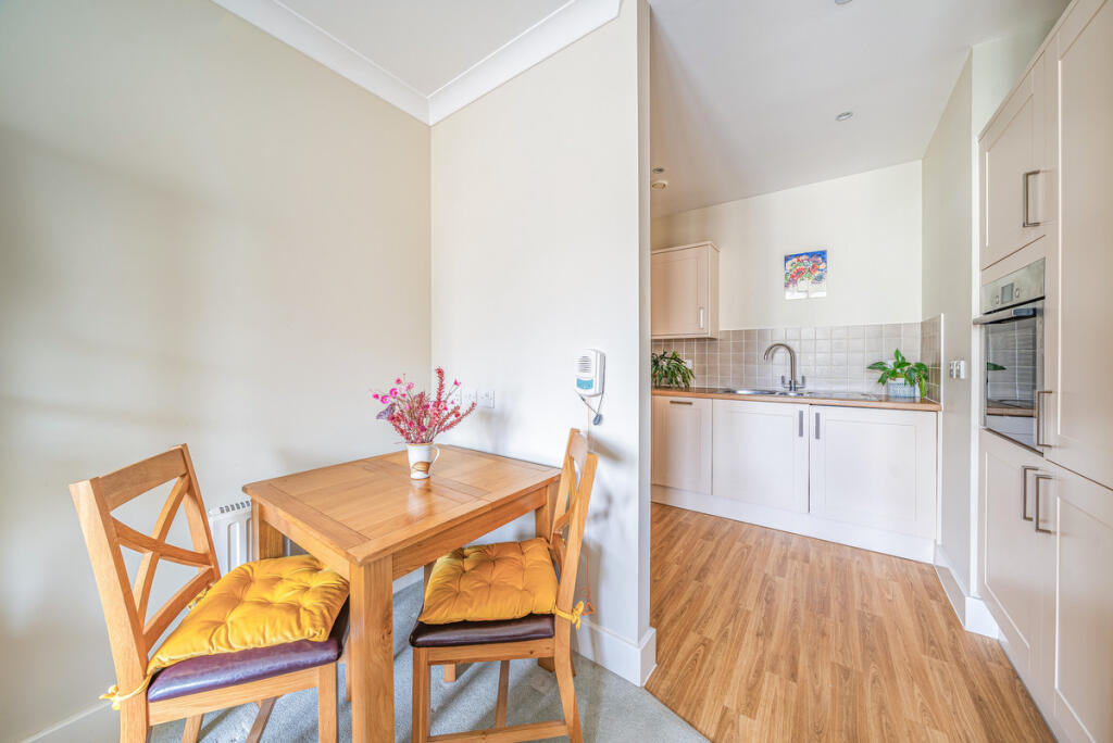 3 Maumbury Gardens, Dorchester, DT1 1 photo 4