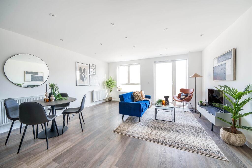 Main image of property: 2 bed, 6th floor, Dunlin, Fresh Wharf, Barking, IG11