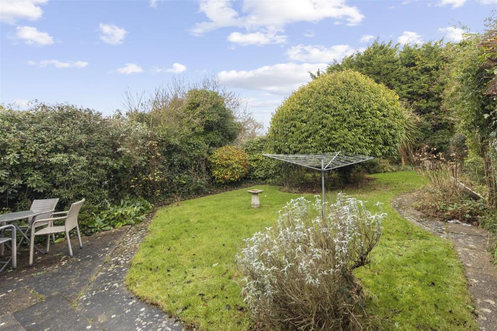 Stirling Avenue, Seaford photo 4
