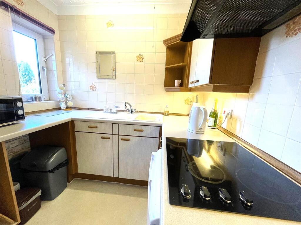 Apartment in North Ferriby, Swanland - More