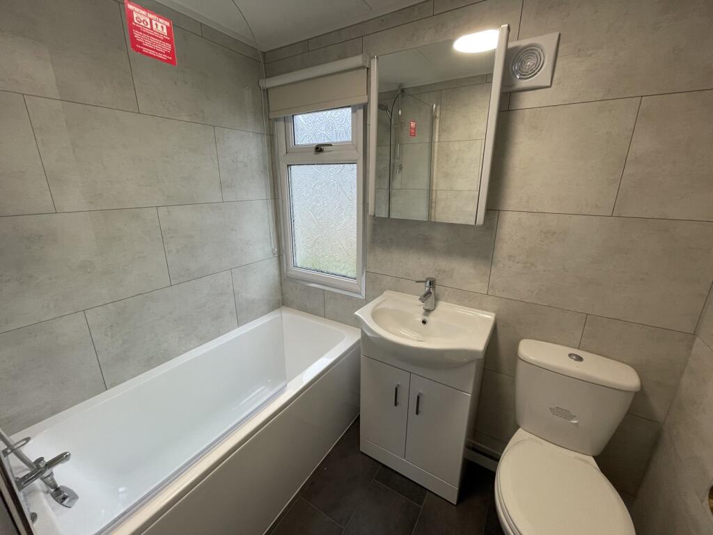 House in Harrogate, Kingsley - More