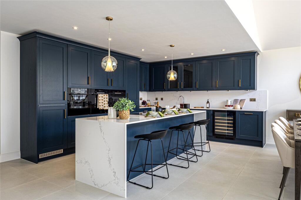 House in Hatfield, North Mymms - More