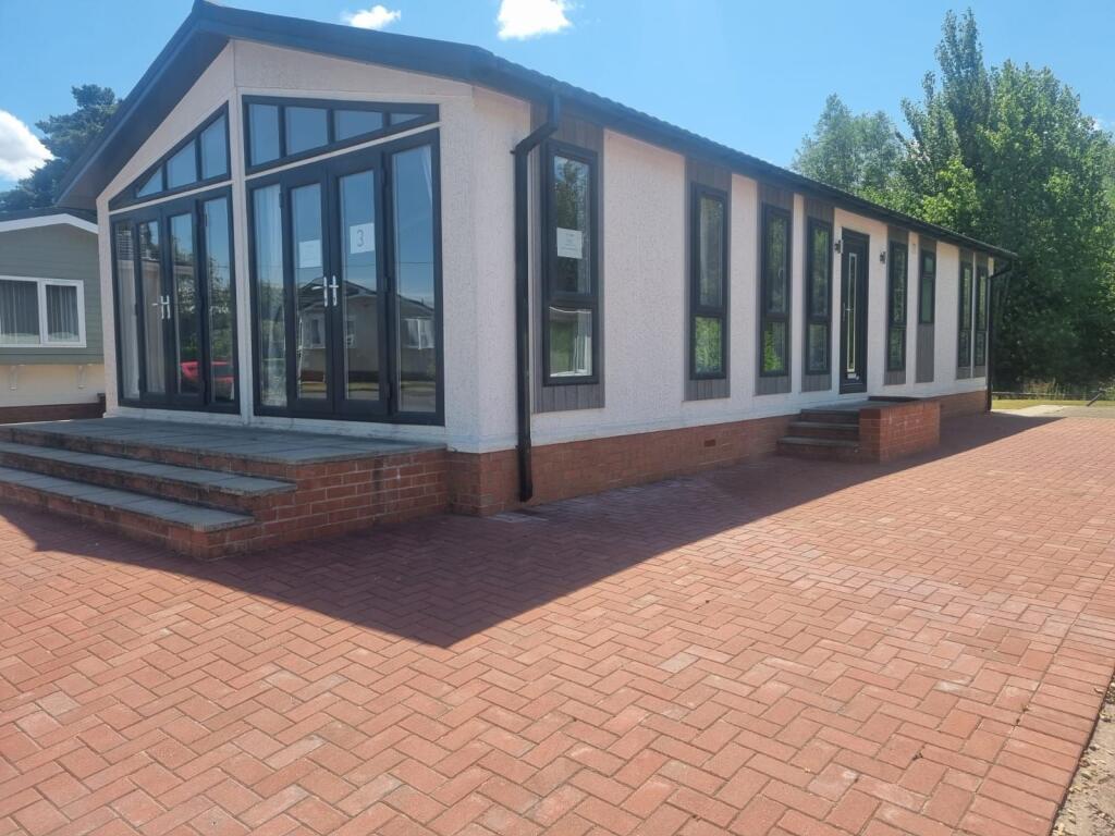 Telford , Telford and Wrekin, TF2 0DN photo 4
