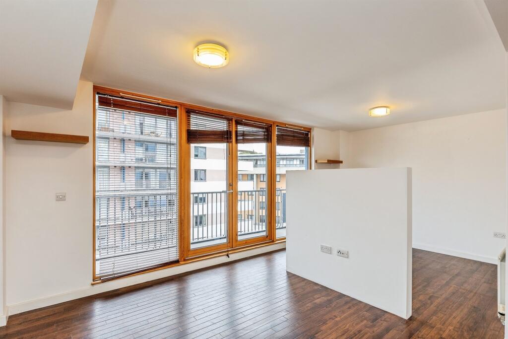 Apartment in Bristol, Canon's Marsh, City Centre - View 4