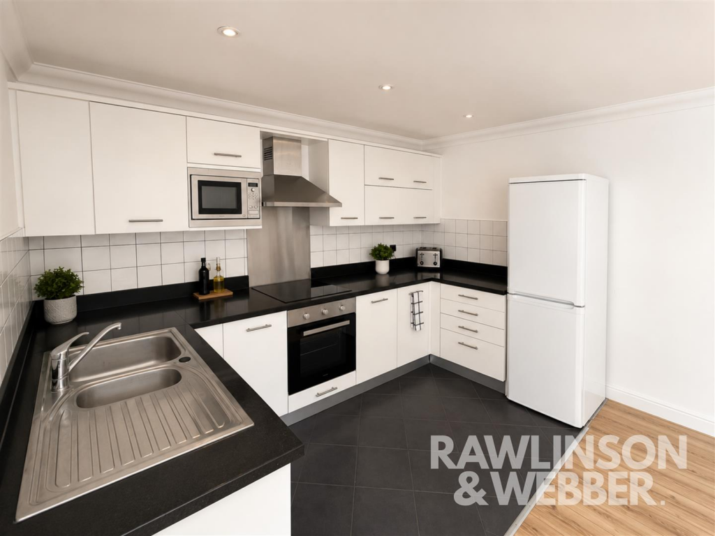 Apartment in Elmbridge, Thames Ditton - View 5