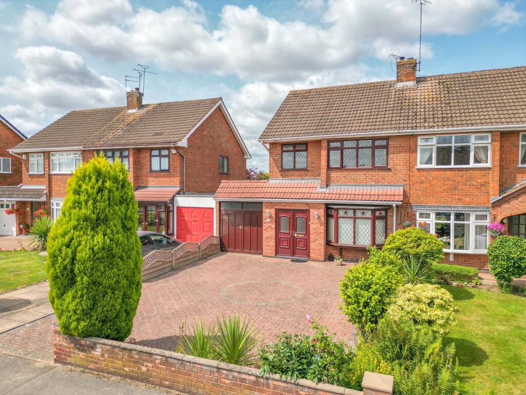 Main image of property: Stonewell Crescent, Nuneaton, CV11