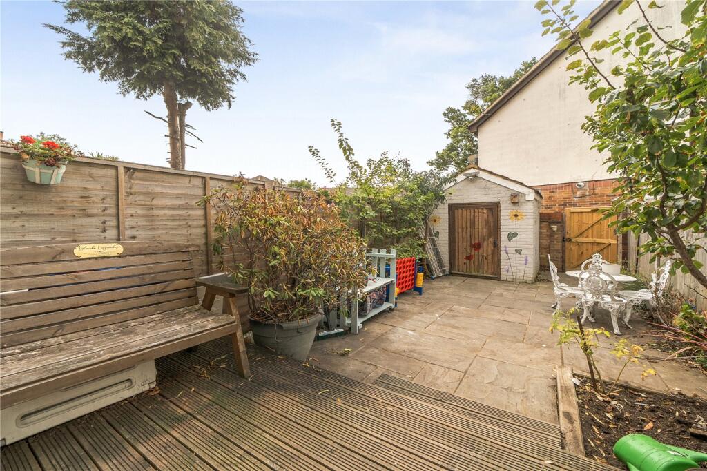 House in London - View 3