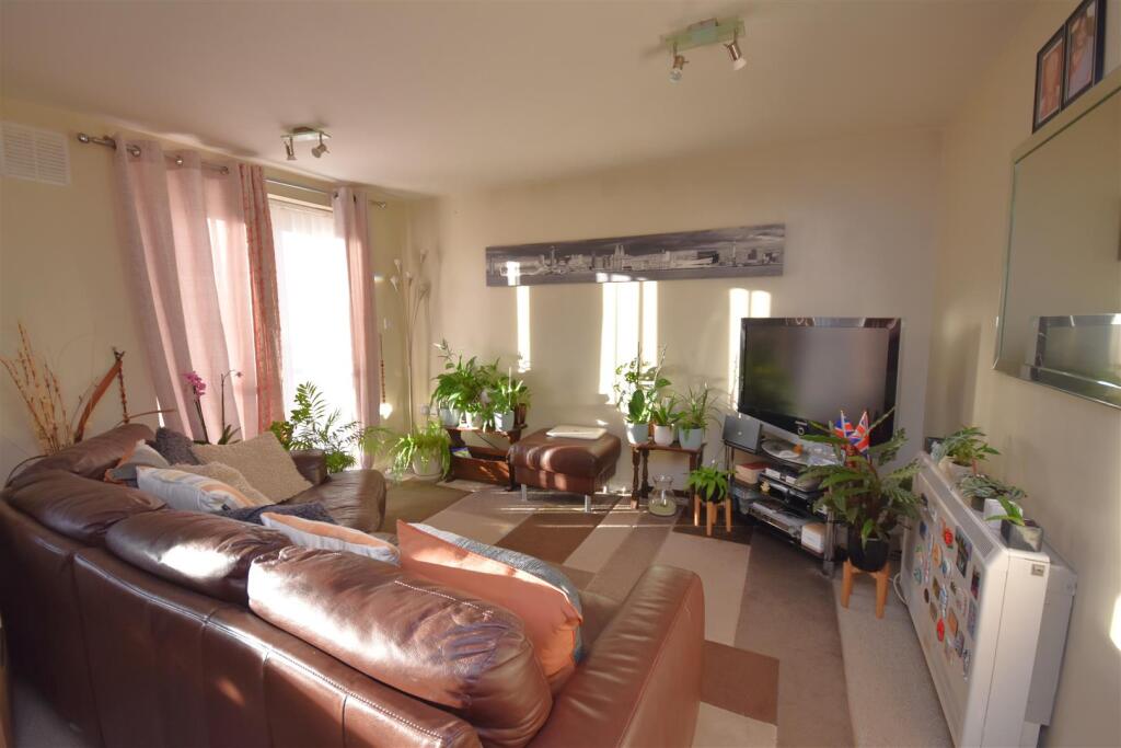 Millfield, Neston photo 3