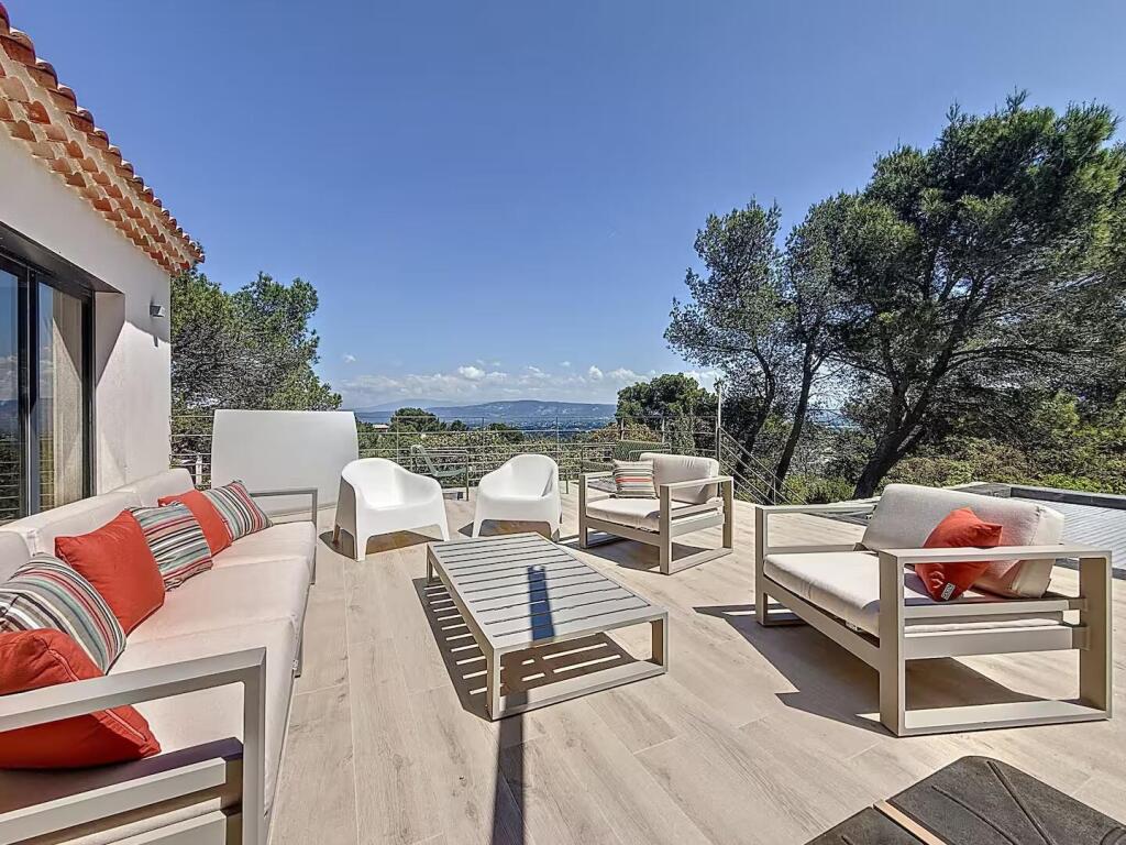 Main image of property: Provence-Alps-Cote d`Azur, Vaucluse, Cavaillon