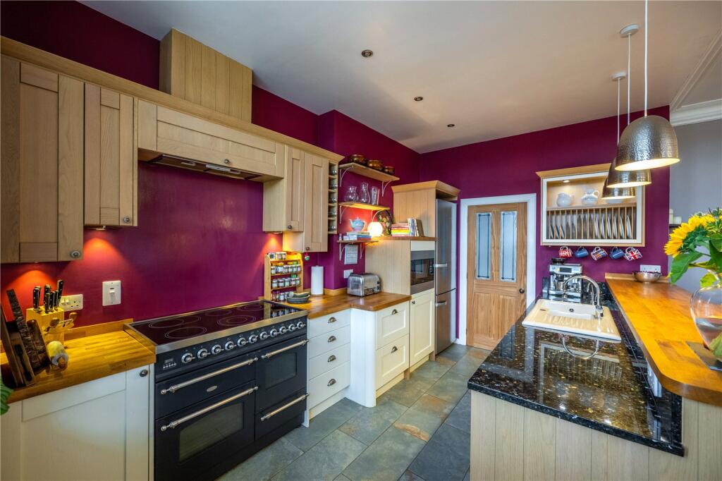 House in Aberdeen, Aberdeenshire - More
