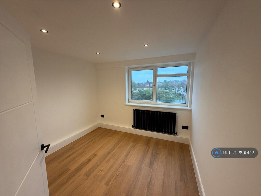 Apartment in London - View 2